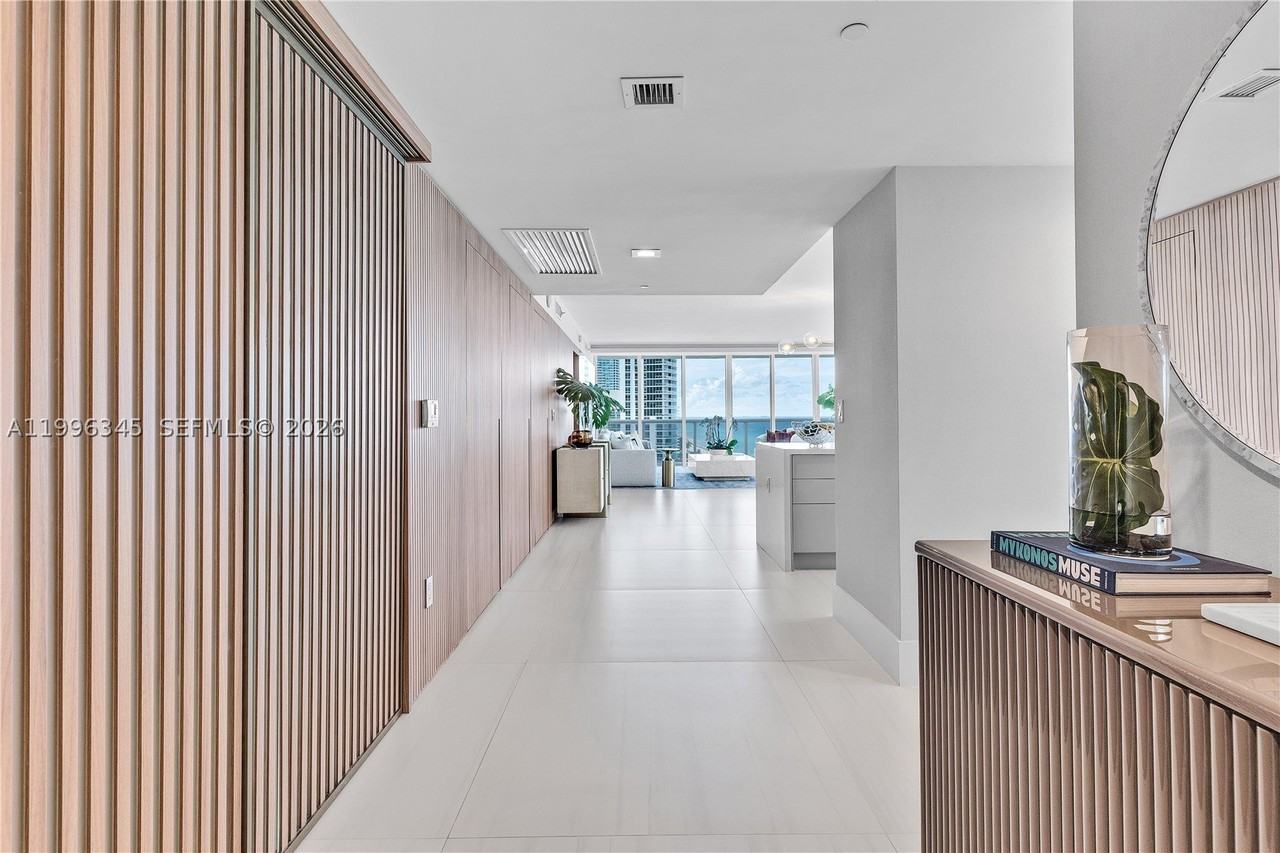 1830 S Ocean Dr #1501 - Photo 3 of 50