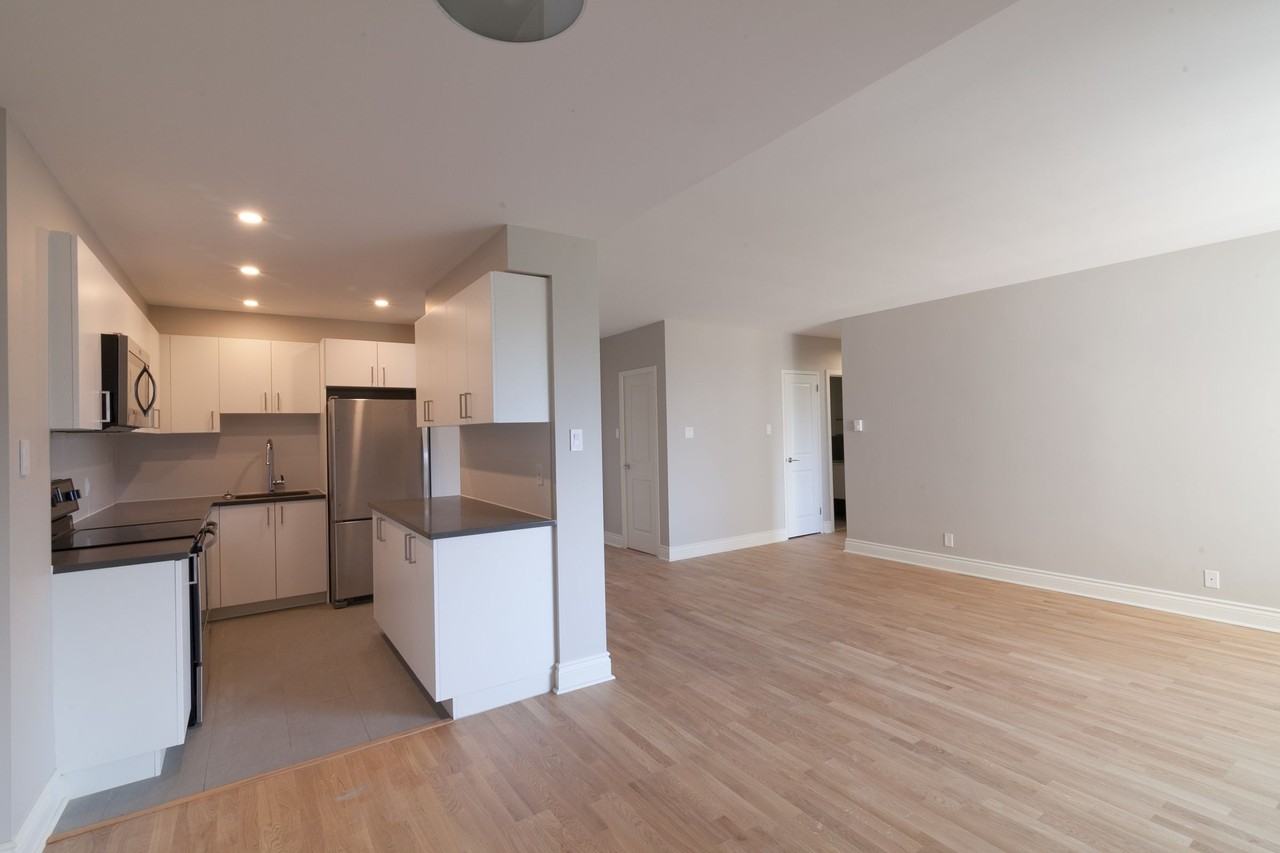 4555 Av Bonavista — photo 1