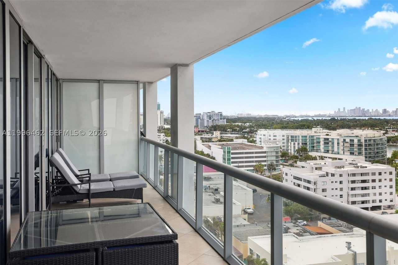 6799 Collins Ave #1106