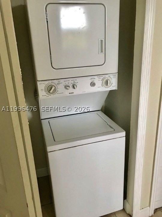 2731 Se 17th Ave #201 - Photo 4 of 6