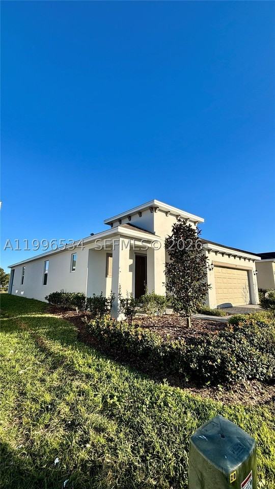 219 219 BOTTLE BRUSH Dr - Photo 2 of 24