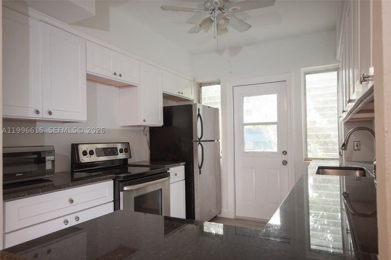 1050 92nd St #4 - Photo 6 of 16