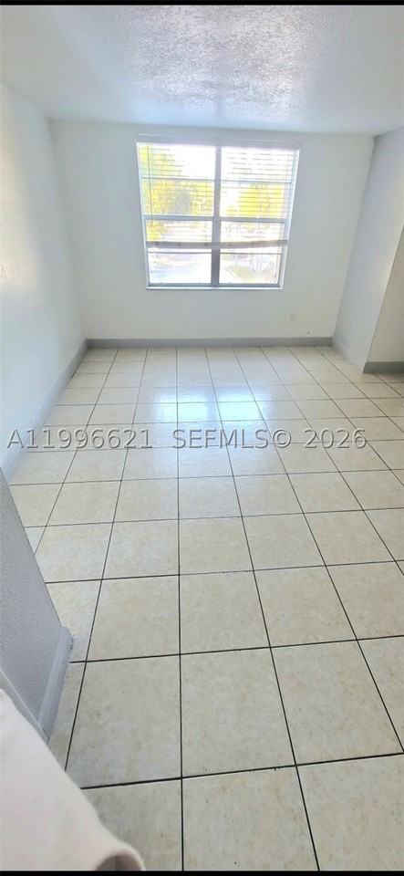 1805 W 56th St #209 - Photo 4 of 8