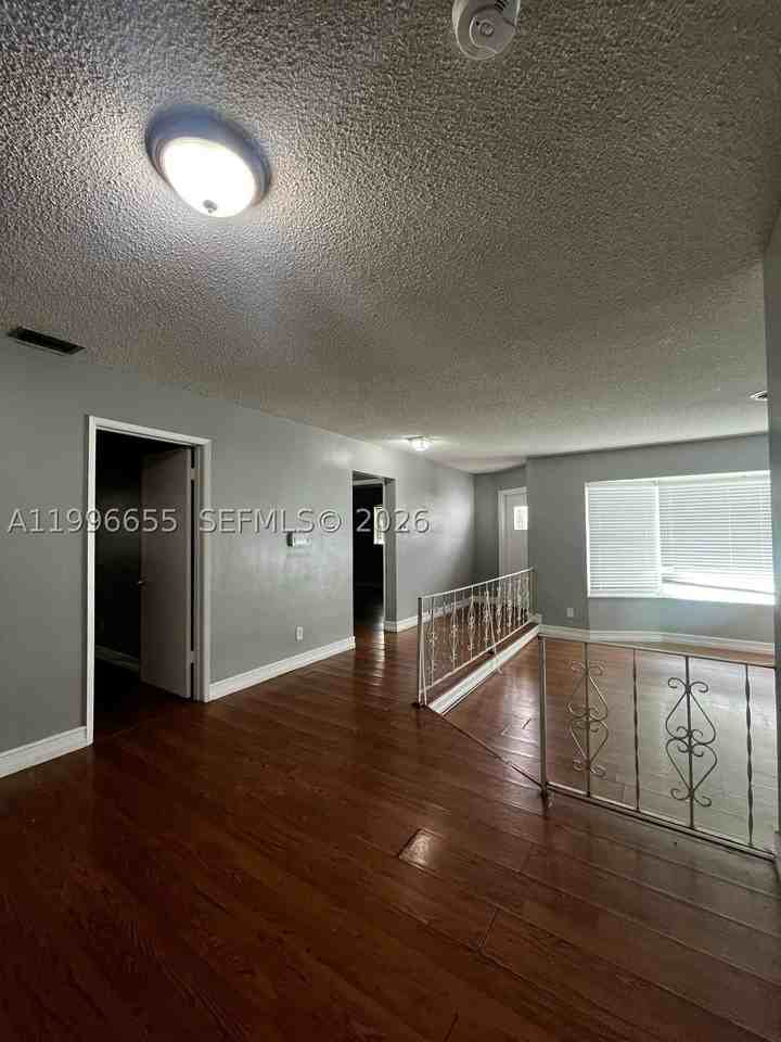 4753 Nw 41st St - Photo 5 of 14