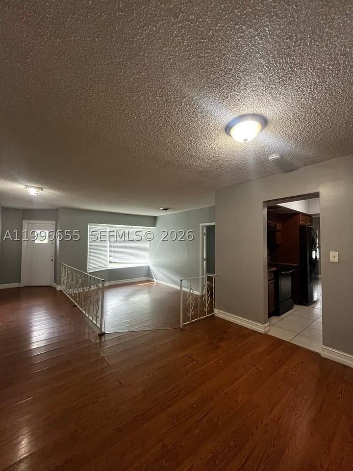 4753 Nw 41st St - Photo 6 of 14