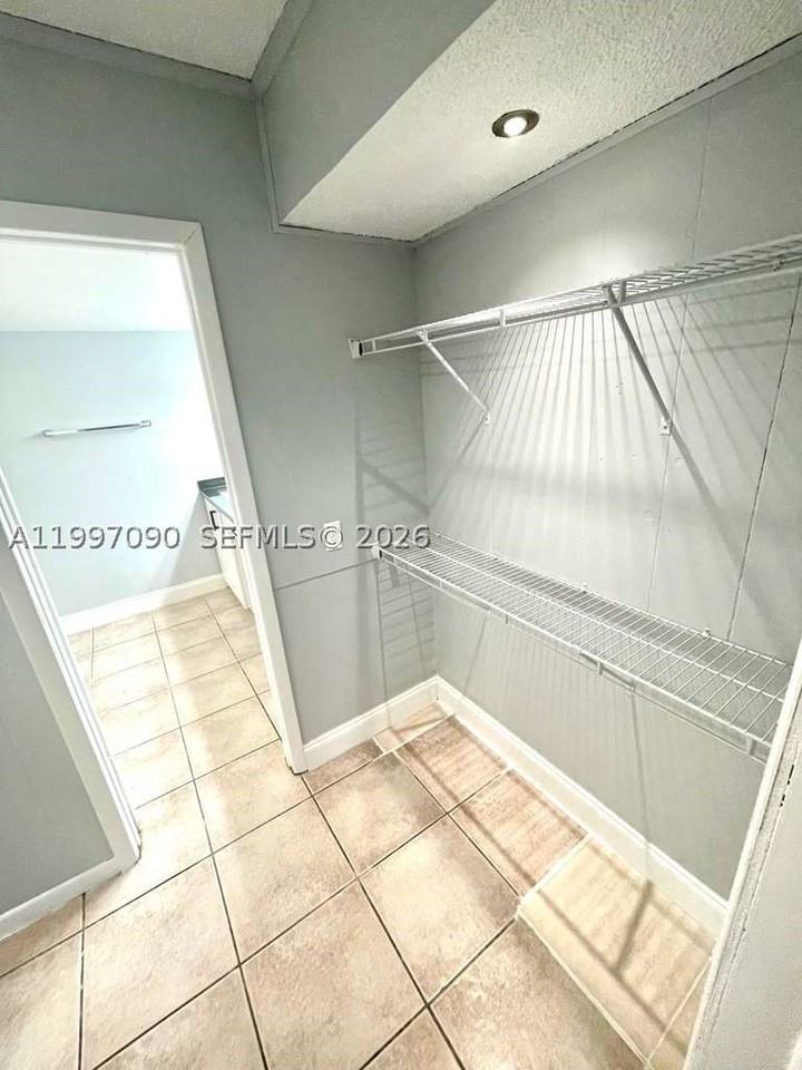 400 Ne 18th Ave #206 - Photo 2 of 11