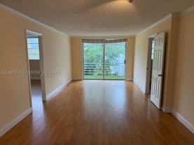 447 Ne 195th St #309 - Photo 1 of 1