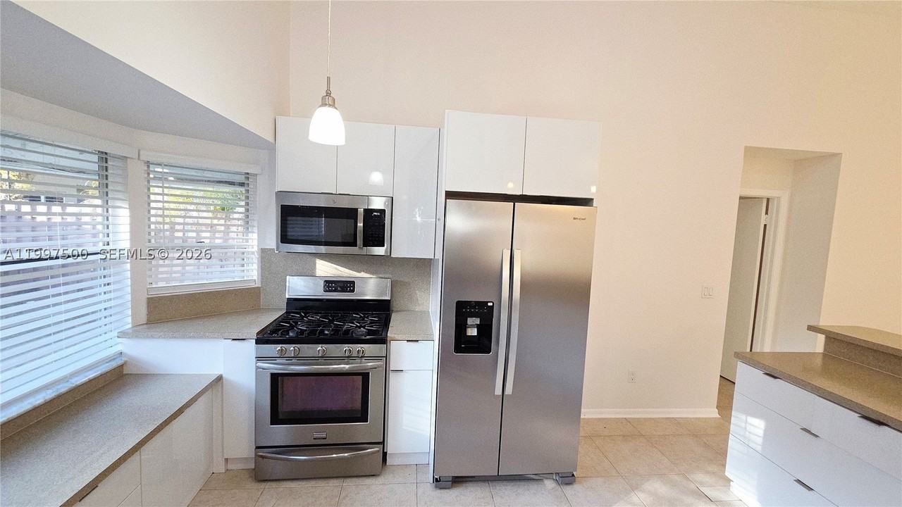 3247 Nw 123rd Ave - Photo 7 of 24