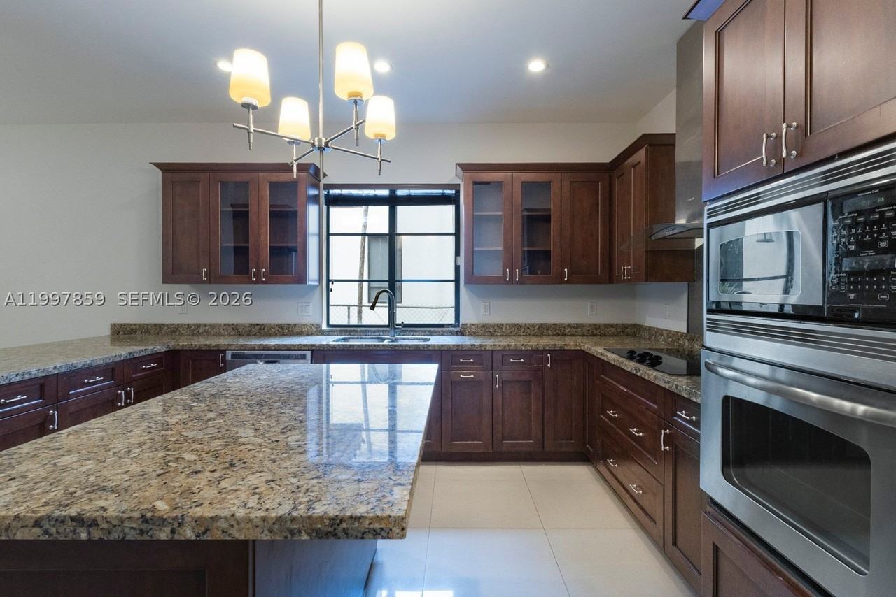 324 Sw 30th Rd - Photo 3 of 26
