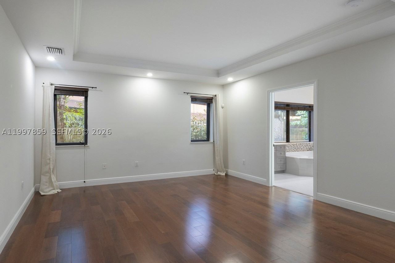 324 Sw 30th Rd - Photo 4 of 26