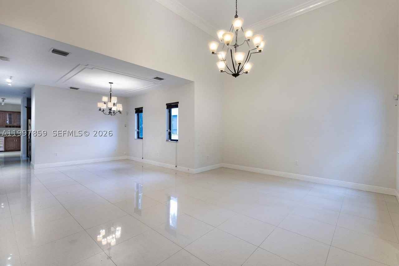 324 Sw 30th Rd - Photo 7 of 26