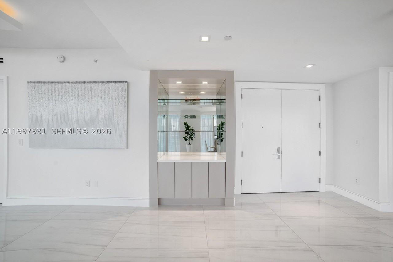 10203 Collins Ave #2501 - Photo 6 of 37