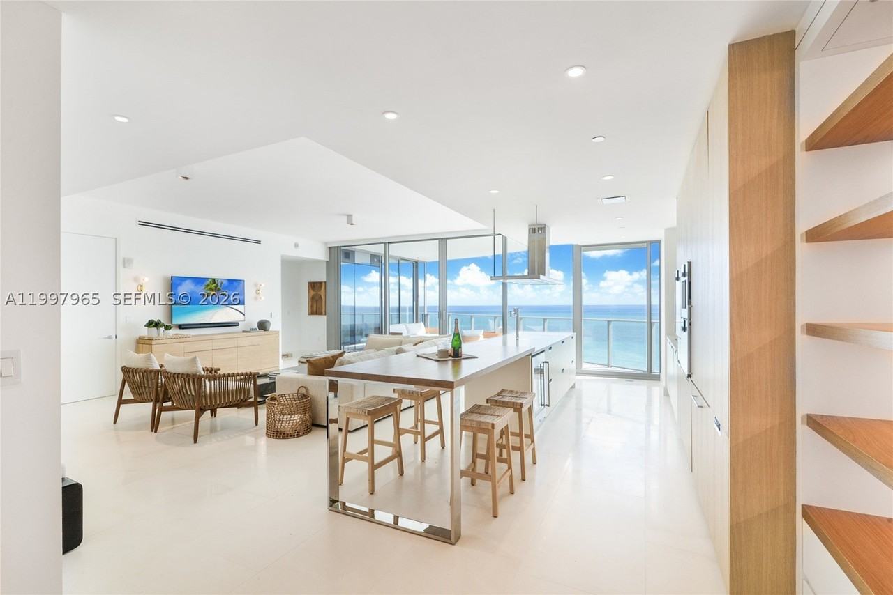 15701 Collins Ave #2302 - Photo 3 of 23