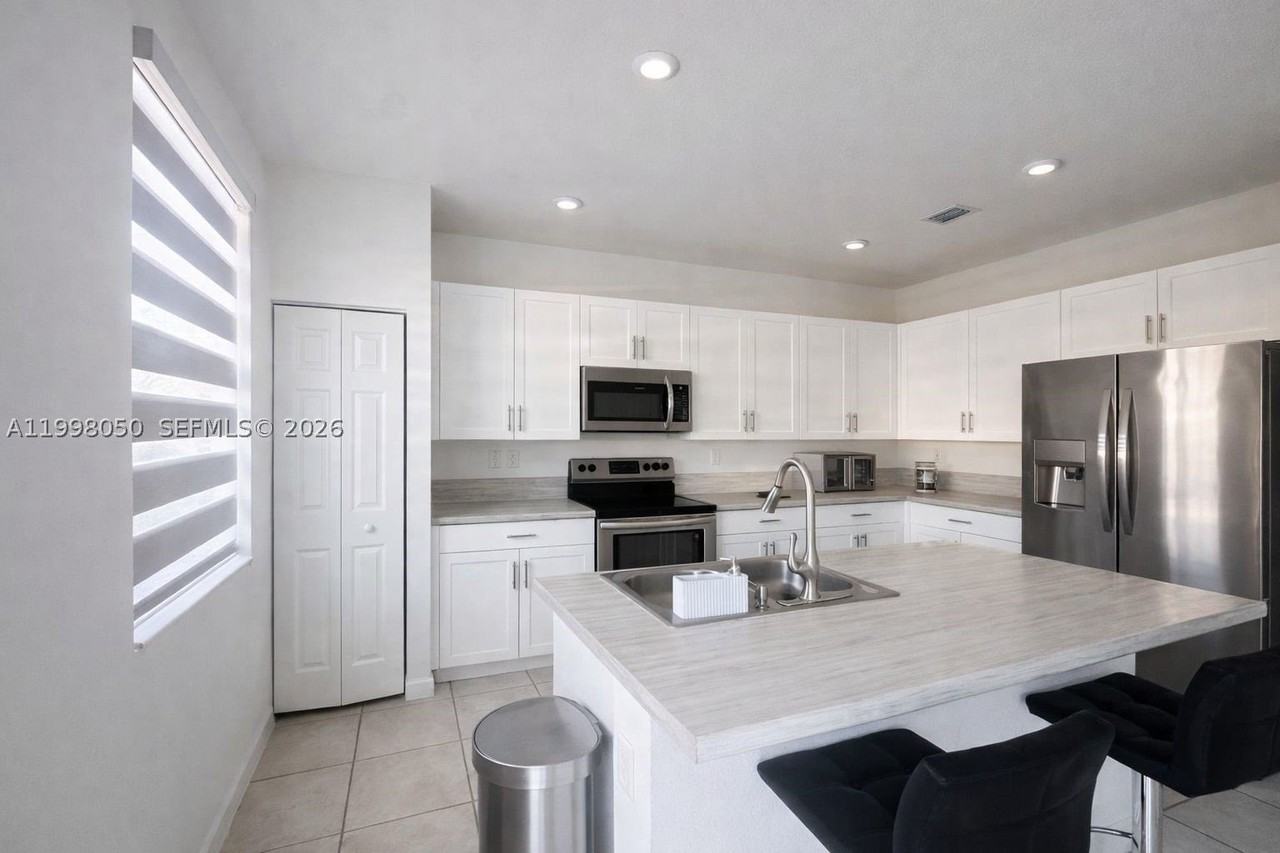 12767 Sw 230th Ter #12767 - Photo 6 of 17