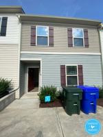 featured image of 8 Rochambeau Ct #1