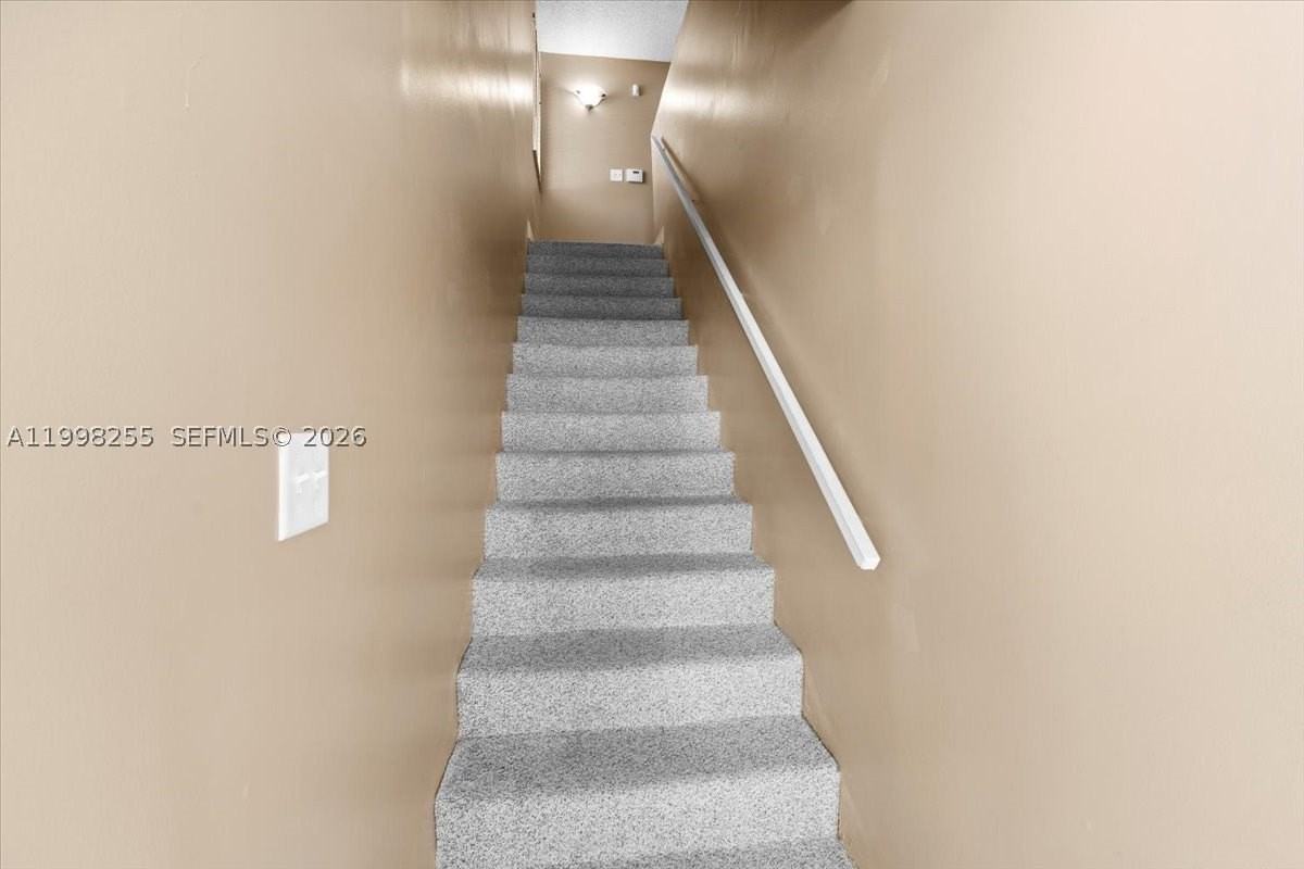 3047 N Oakland Forest Dr #204 - Photo 2 of 18