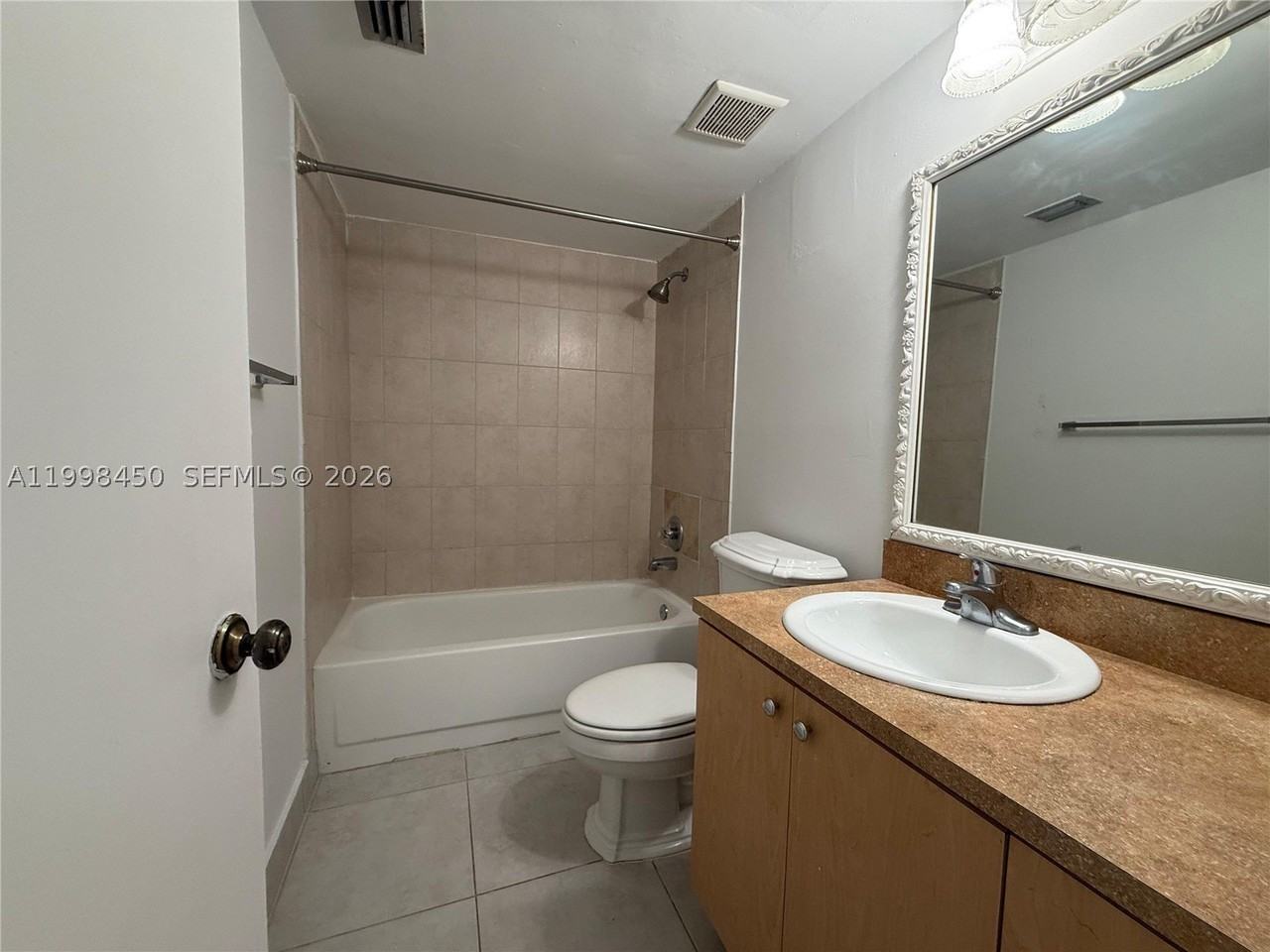 155 Lakeview Dr #101 - Photo 4 of 27