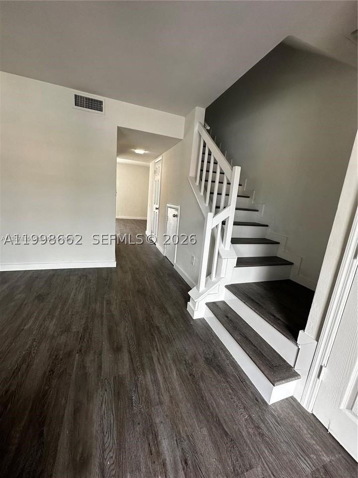 2778 Nw 196th Ter - Photo 4 of 5