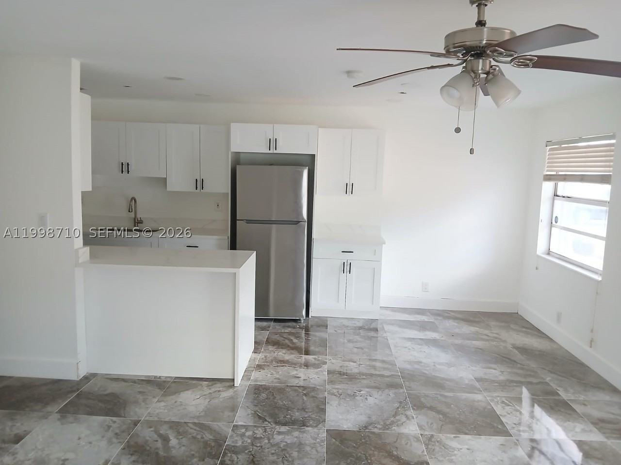 812 Sw 13th St #812 - Photo 5 of 17