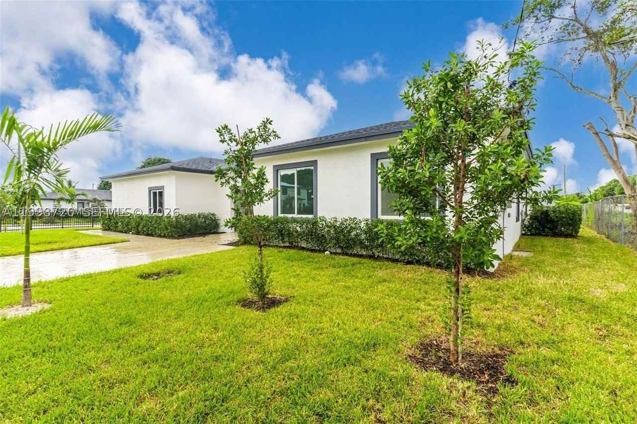 11870 Sw 220th St #A - Photo 6 of 32