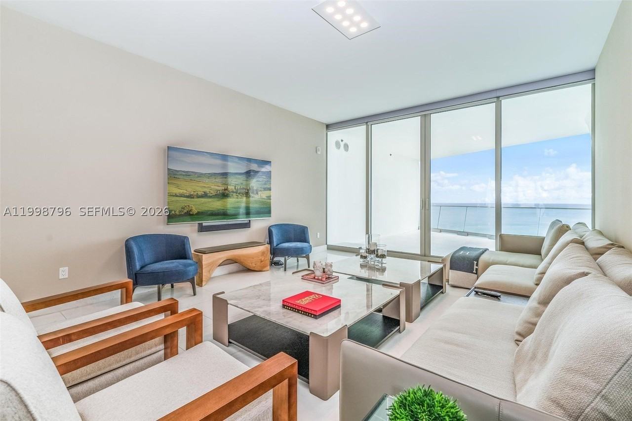 16901 Collins Ave #903 - Photo 3 of 30