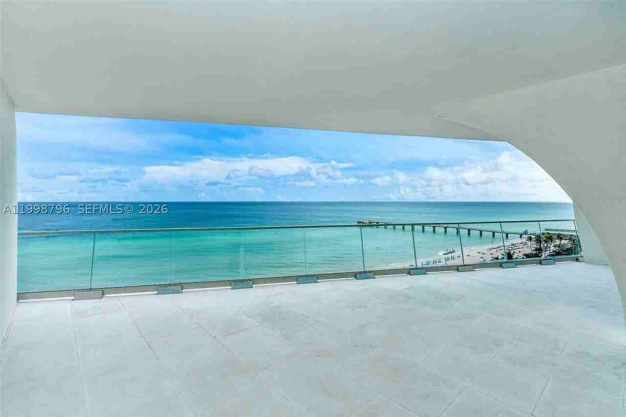 16901 Collins Ave #903 - Photo 5 of 30