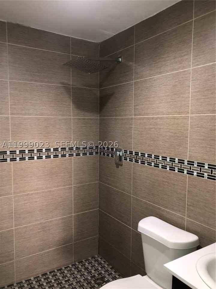 2730 Collins Ave #310 - Photo 3 of 6