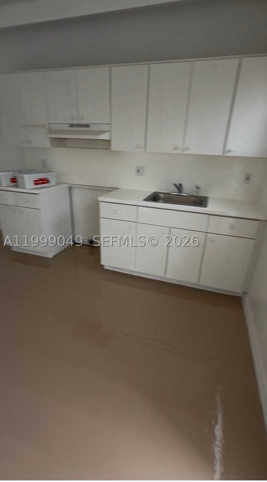 320 Sw 11th Ave #1 - Photo 4 of 11