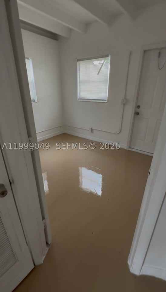 320 Sw 11th Ave #1 - Photo 6 of 11