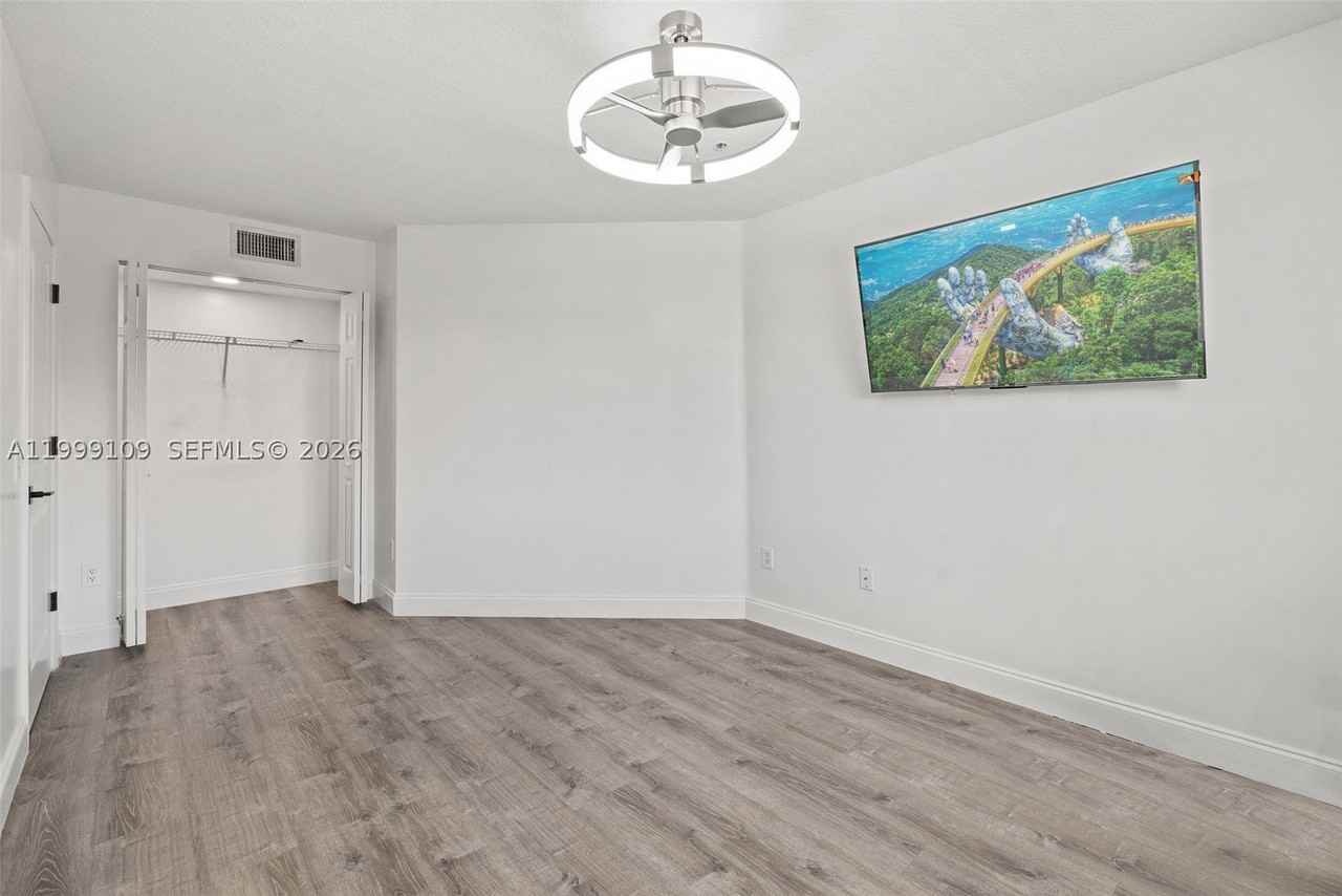 470 S Park Rd #7-307 - Photo 5 of 14