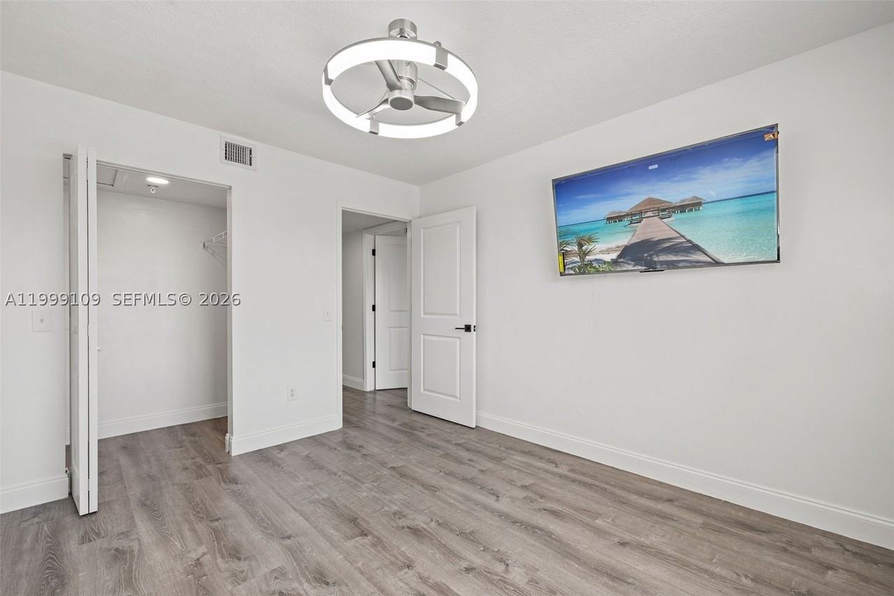 470 S Park Rd #7-307 - Photo 6 of 14