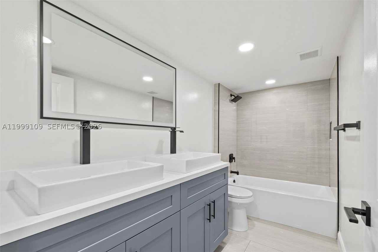470 S Park Rd #7-307 - Photo 7 of 14