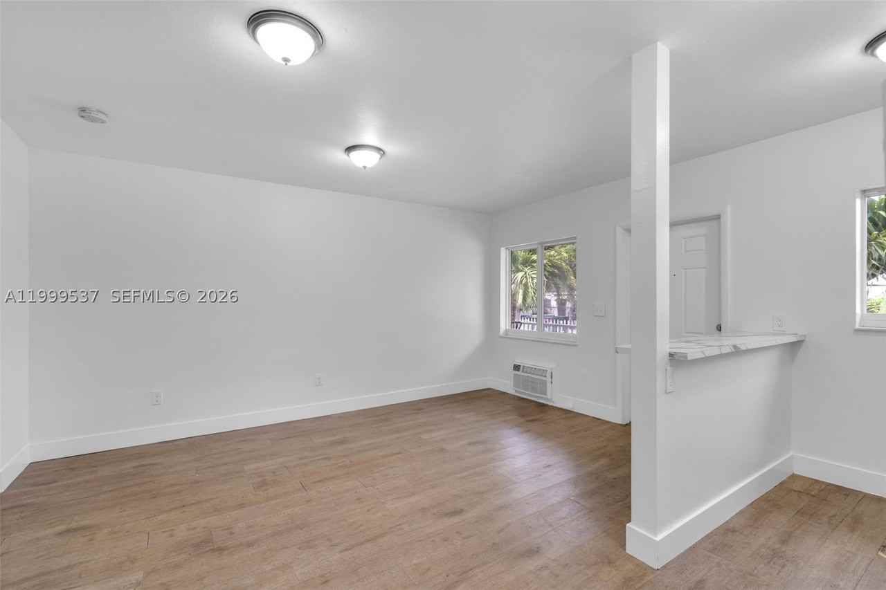 5549 Ne Miami Ct #1 - Photo 5 of 14