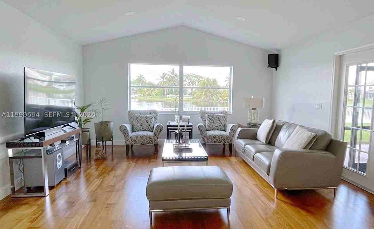 18281 Sw 22nd St - Photo 6 of 32