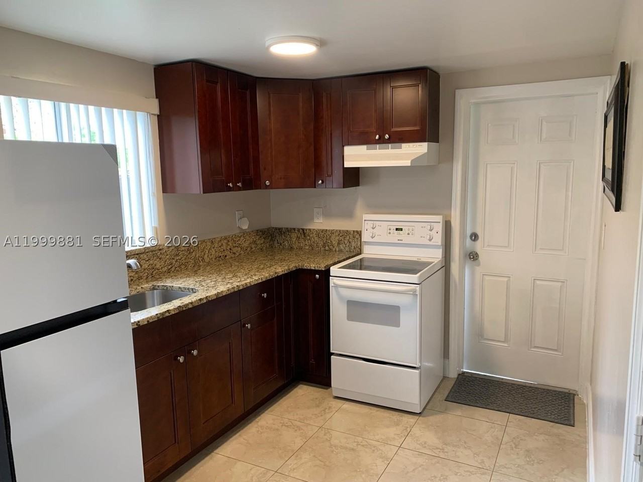 19121 Ne Miami Ct #1 - Photo 4 of 10