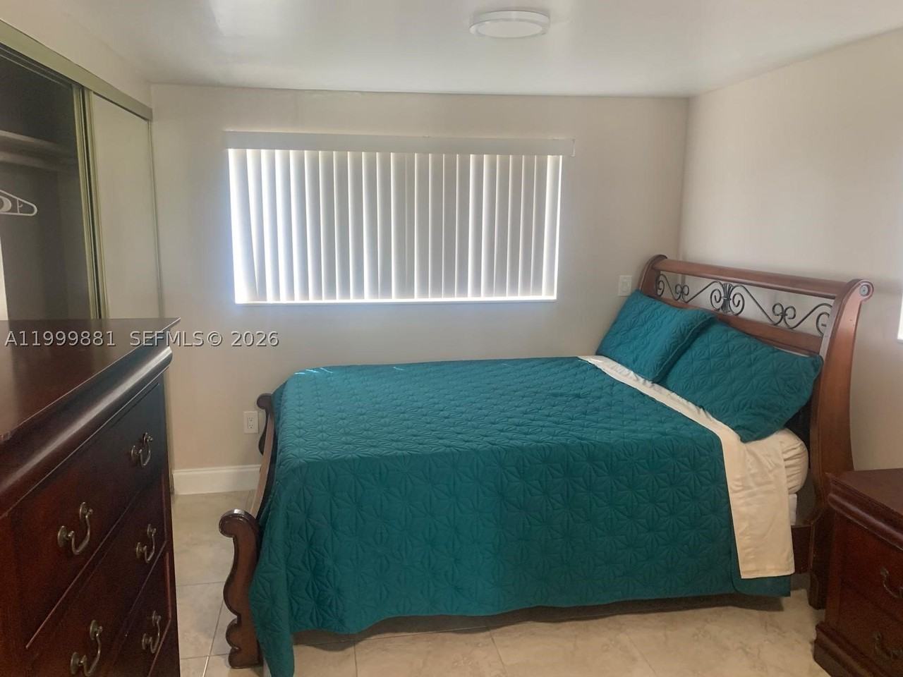 19121 Ne Miami Ct #1 - Photo 5 of 10
