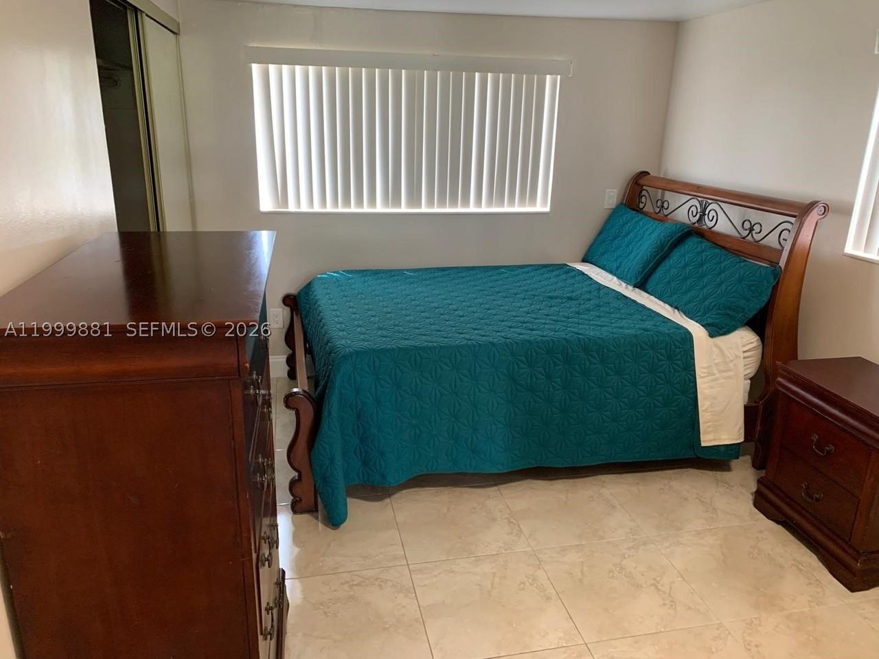 19121 Ne Miami Ct #1 - Photo 6 of 10
