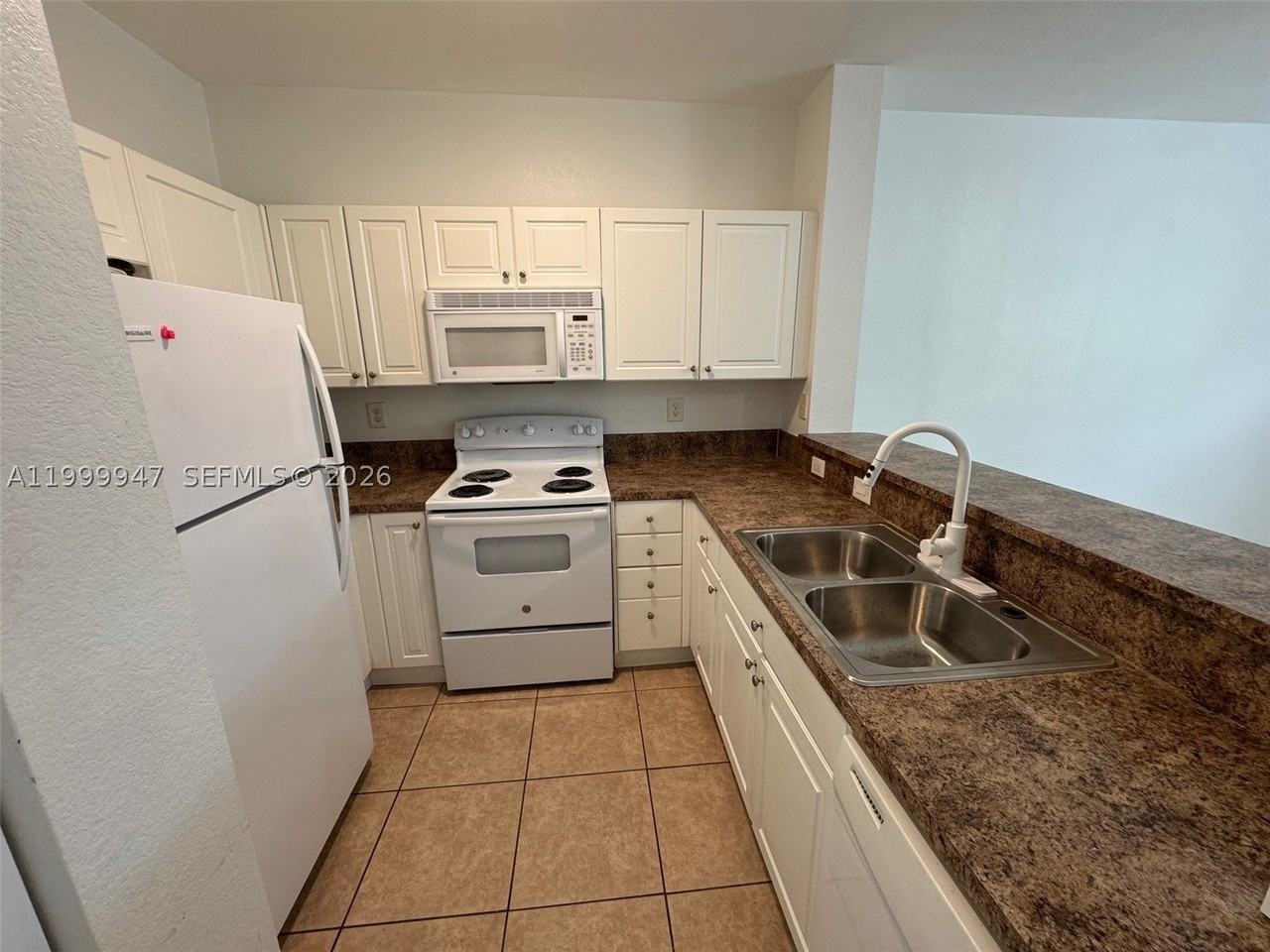 1690 Ne 33rd Ave #210-6 - Photo 5 of 25