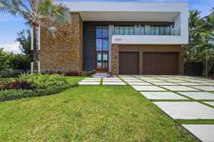 featured image of 3300 Ne 170th St