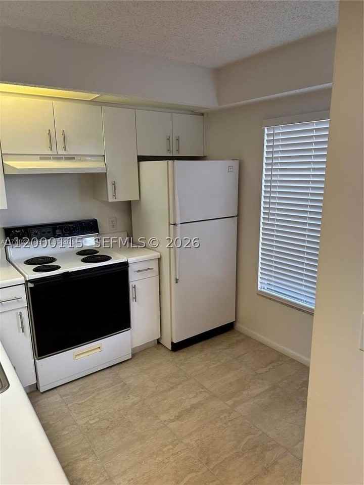 800 Sw 137th Ave #404G - Photo 5 of 10