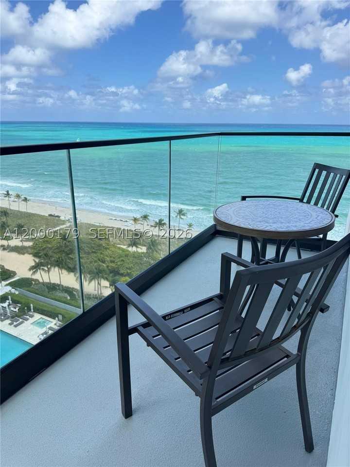10185 Collins Ave #PH20 - Photo 2 of 12