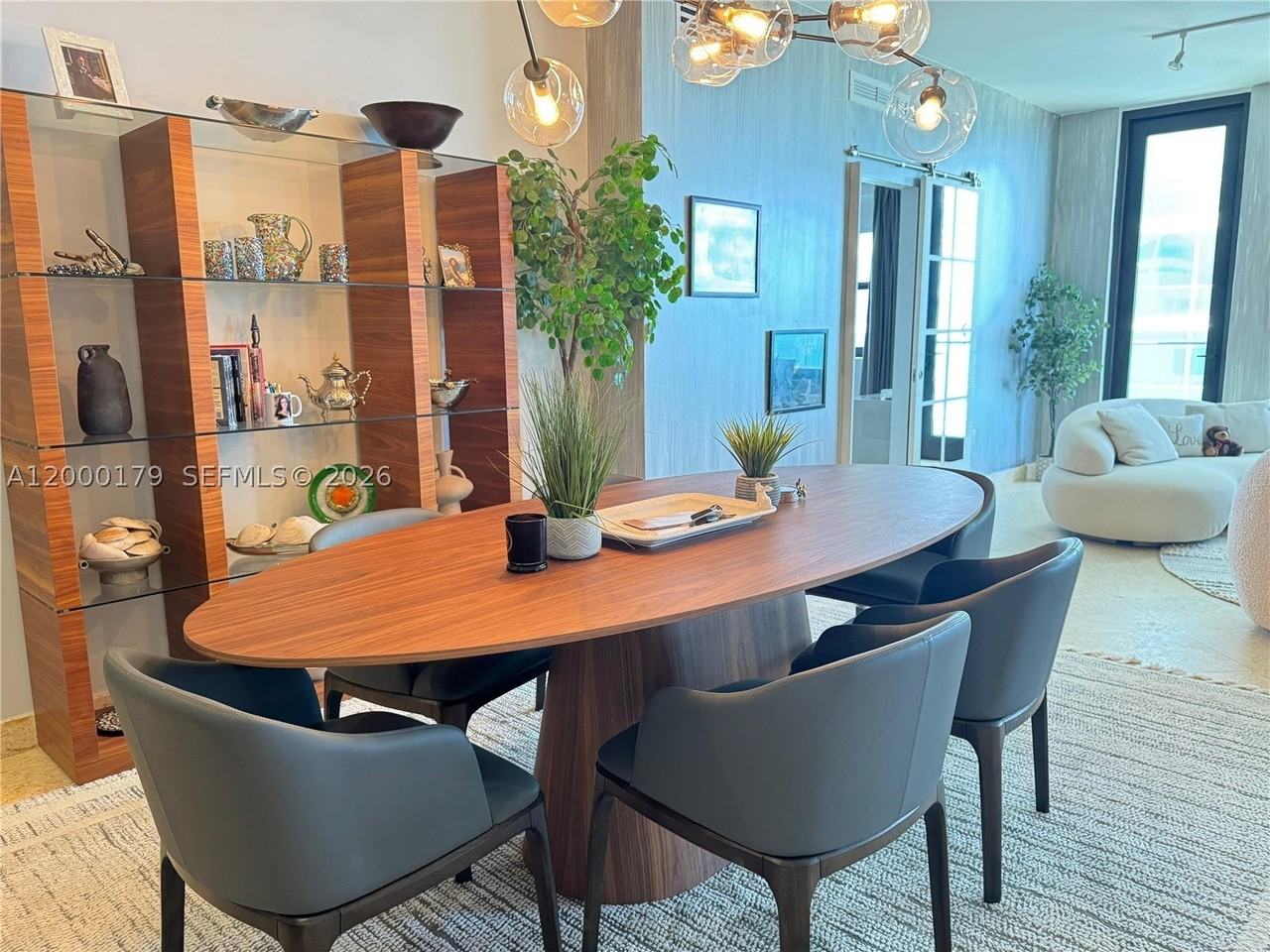 10185 Collins Ave #PH20 - Photo 4 of 12