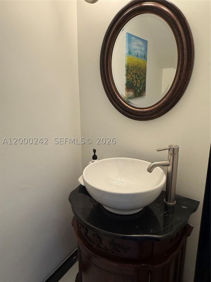 13505 Ne 23rd Ct - Photo 5 of 24
