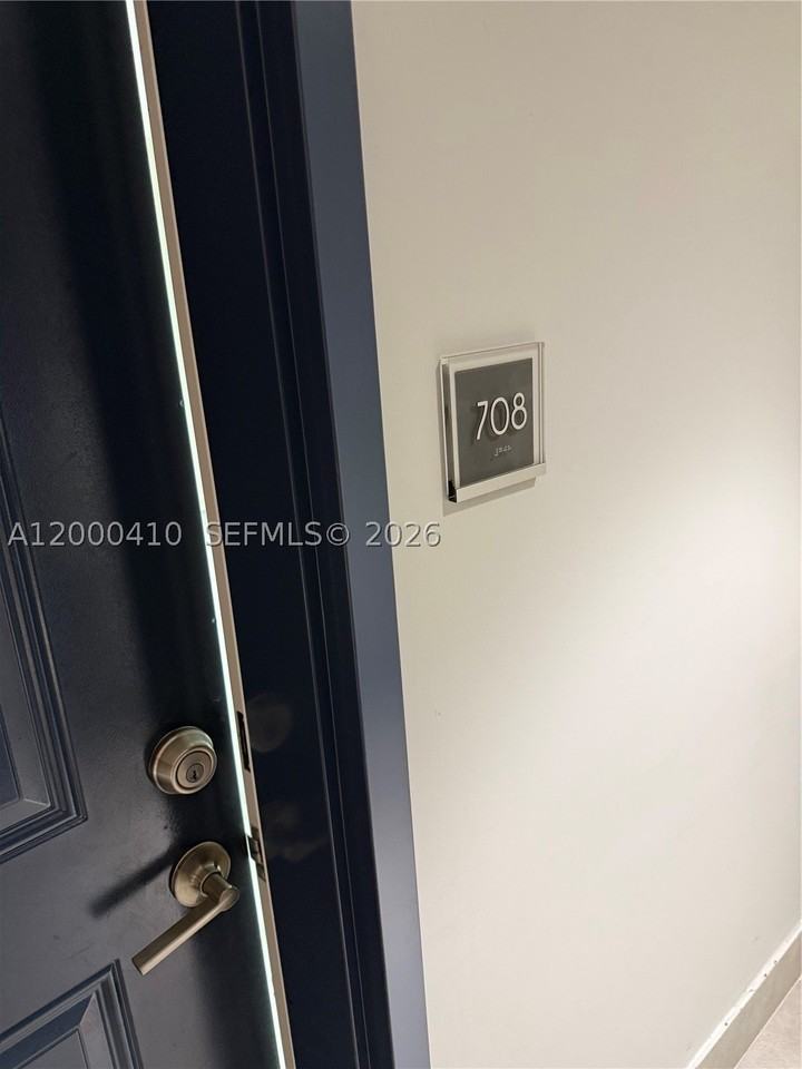 437 Sw 4th Ave #708