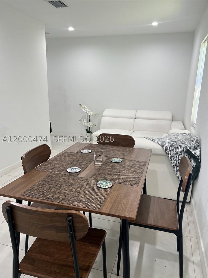 2954 Nw 57th St #2954 - Photo 4 of 15
