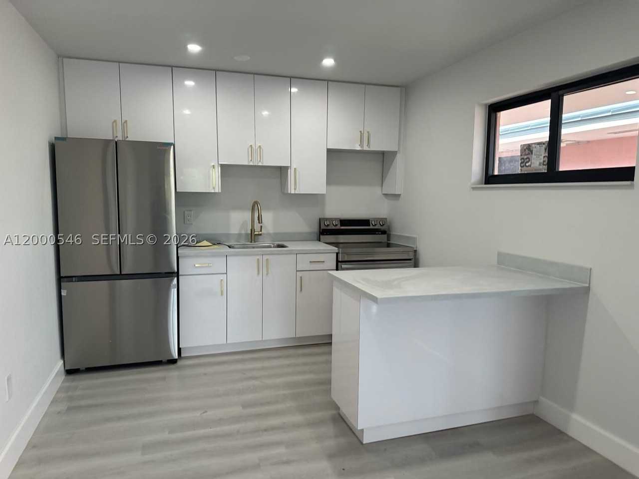 2168 Nw 34th St #2 - Photo 5 of 10