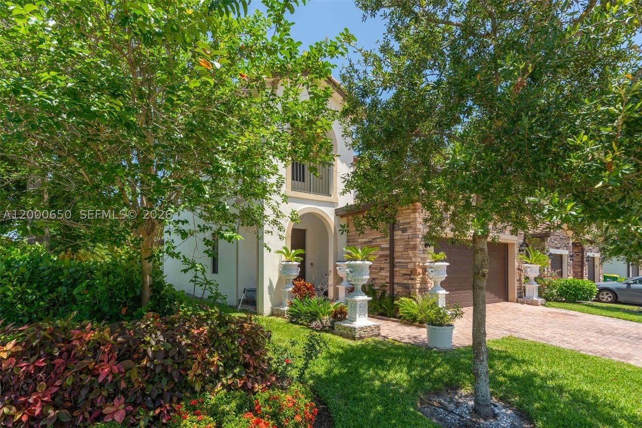 5113 Nw 52nd St #NA - Photo 4 of 47