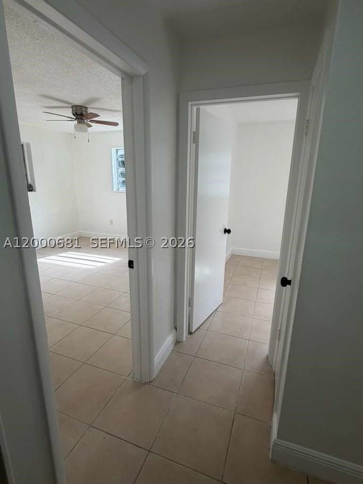 18416 Ne 24th Ct #18418 - Photo 3 of 6
