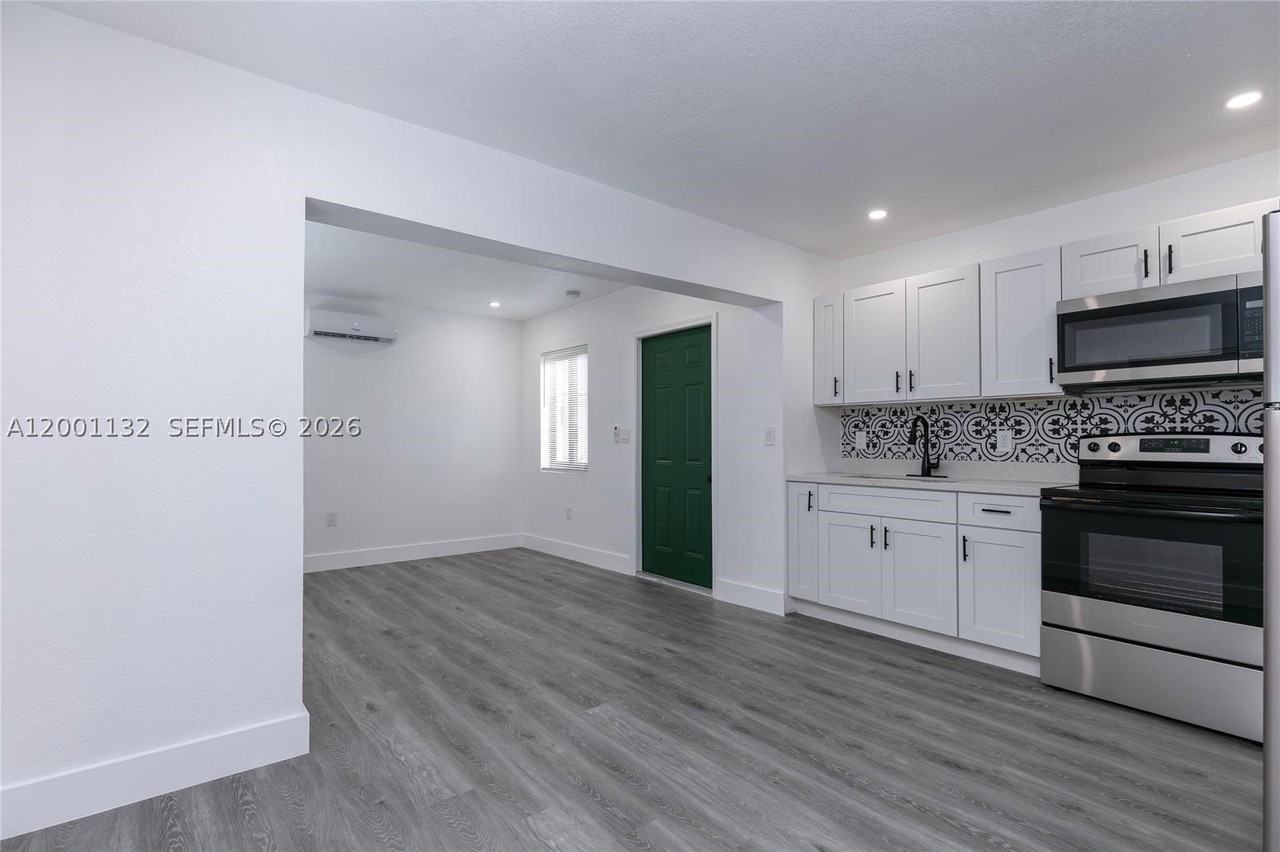6125 Sw 40th Ct #4 - Photo 6 of 15