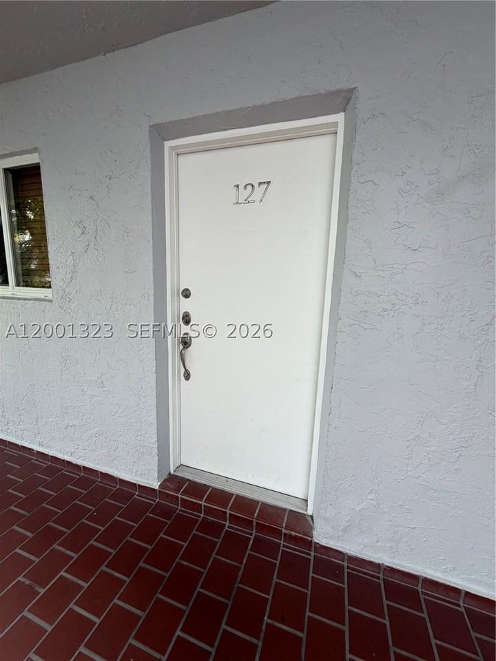 100 Edgewater Dr #127 - Photo 4 of 15